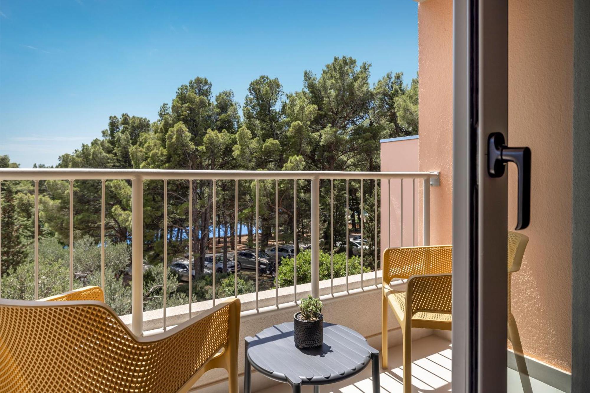 Sunny Makarska By Valamar Exteriör bild