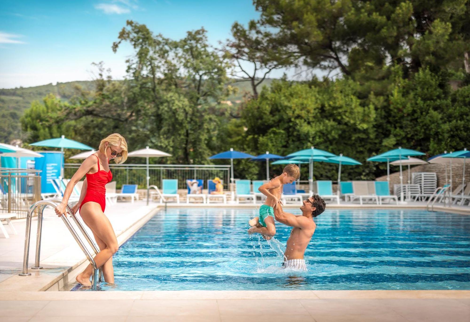 Sunny Makarska By Valamar Exteriör bild